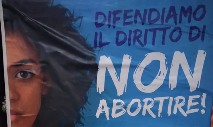 “Rimuova i manifesti antiabortisti”, l’appello di Luca Garibaldi al sindaco di Chiavari