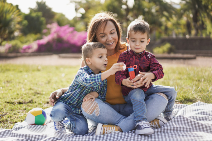 Wow, che spettacolo di mamma! Fatele gli auguri su Il Nuovo Levante