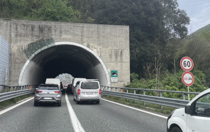 Traffico in A12 direzione Livorno, veicolo in avaria tra Genova Est e Recco