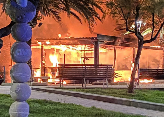 Incendio Bagnun, sopralluogo di Solinas: «Vicino all’associazione e ai cittadini di Riva»