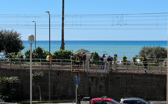 Morto sui binari, circolazione ferroviaria sospesa