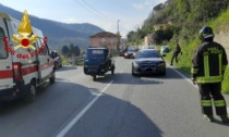 Scontro tra un motocarro e un'autovettura, 87enne estratto dal mezzo più piccolo