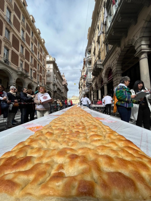 Oggi a Genova la focaccia più lunga del mondo