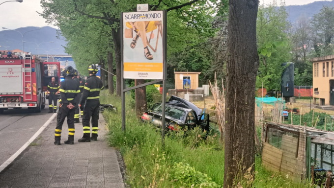 Incidente in viale Kasman, in gravi condizioni i due ragazzi feriti