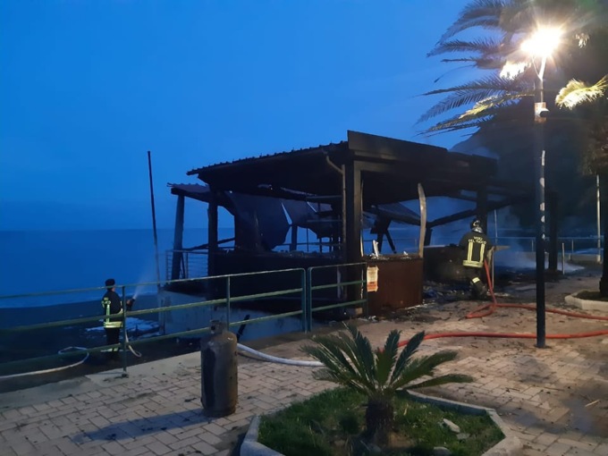 Incendio Bagnun, Massucco: «Subito al lavoro per il ripristino»