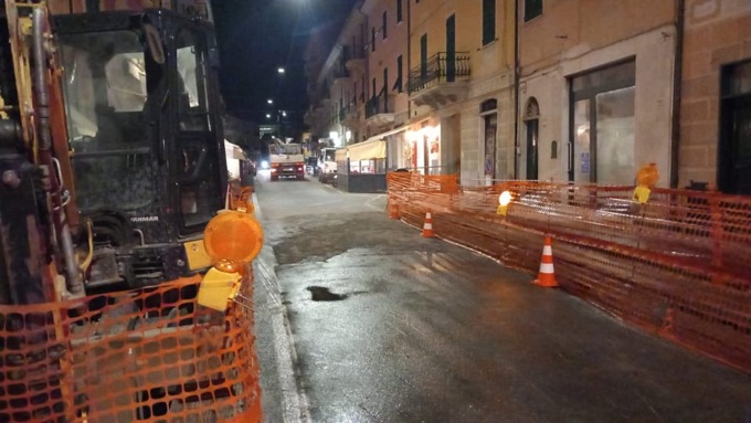 Ripristinata la viabilità su via Nazionale dopo la riparazione dell’acquedotto