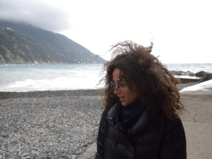 Rischia la paralisi dopo un tuffo: salvato da neurologa fuori servizio