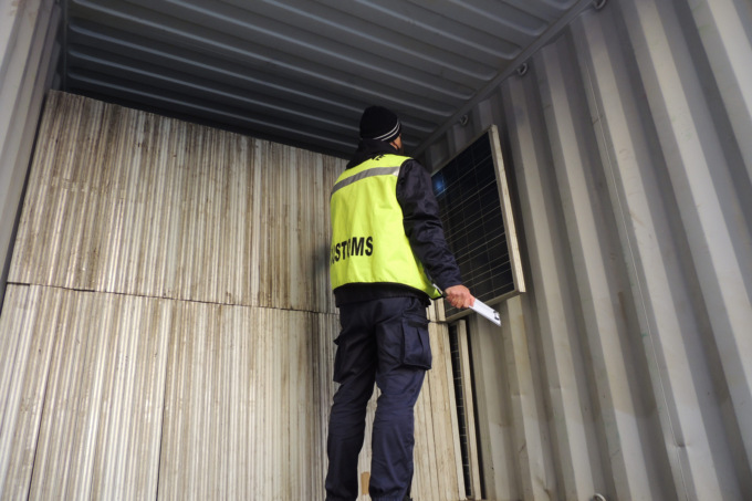 L’Agenzia delle Dogane blocca merci non conformi