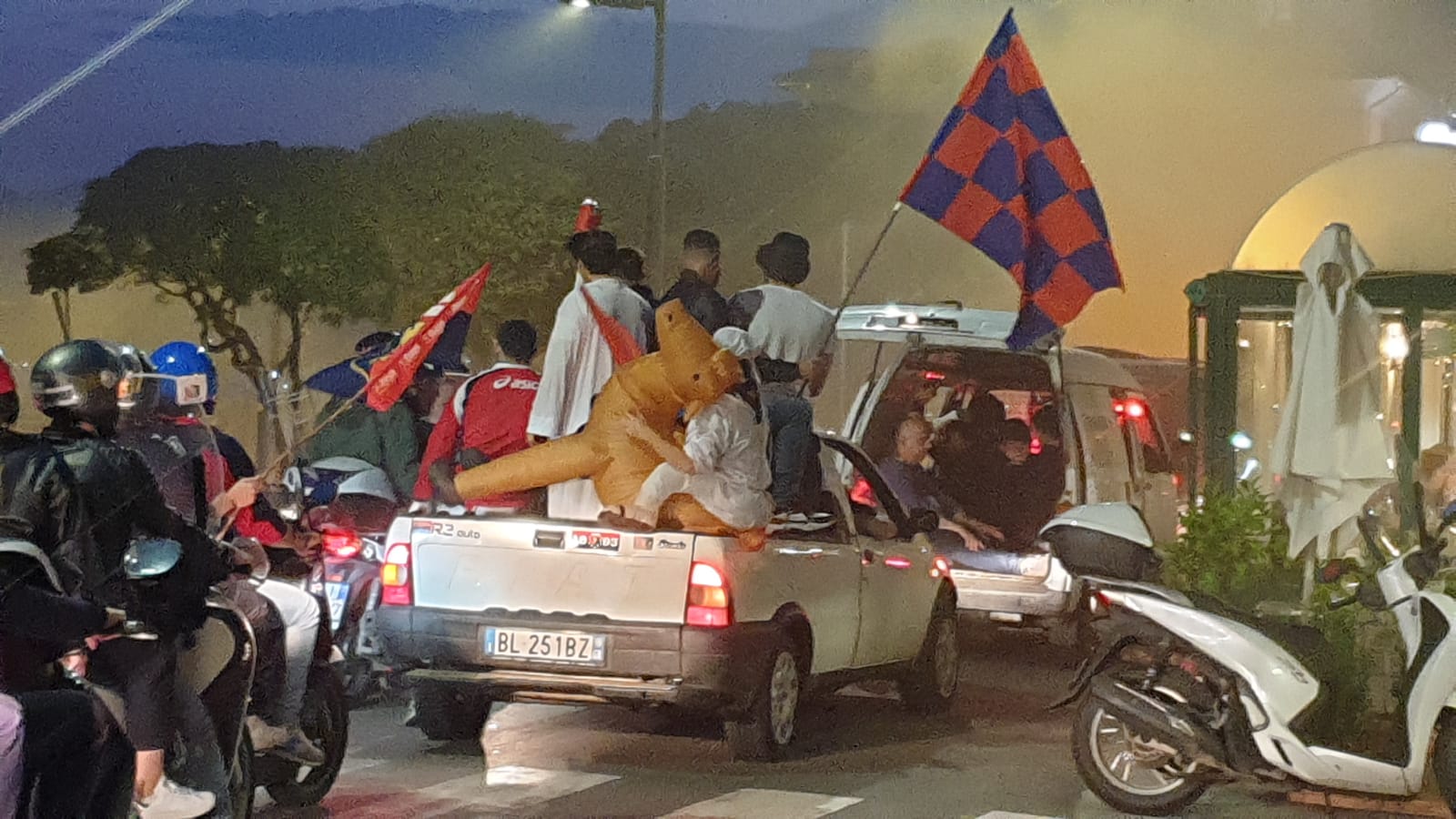 funerale alla sampdoria chiavari corteo