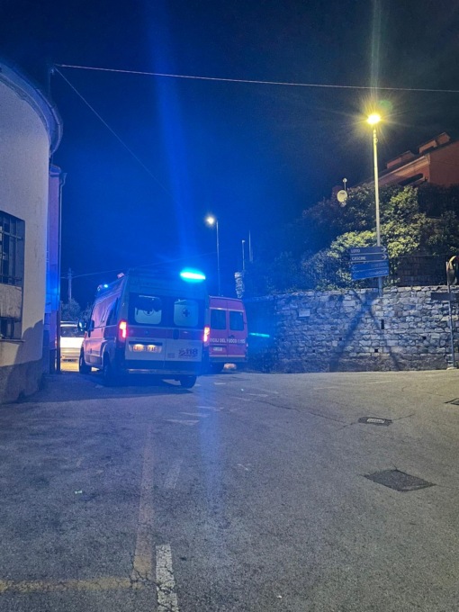 Cantina in fiamme, cure prestate a due persone