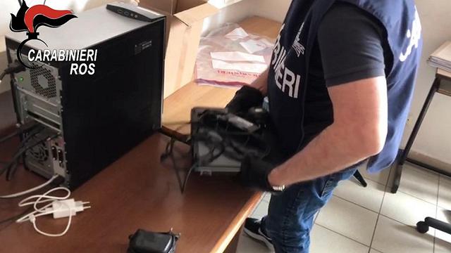 Traffico di sostanze stupefacenti, i Carabinieri fermano gruppi criminali