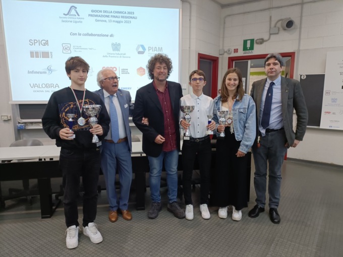 Giochi della chimica, trionfano gli alunni del Liceti