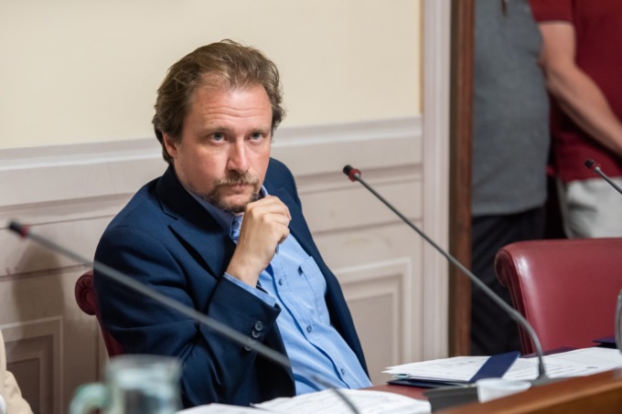 “Città vuota, le presenze negli alberghi calano e non c’è un assessore al turismo”