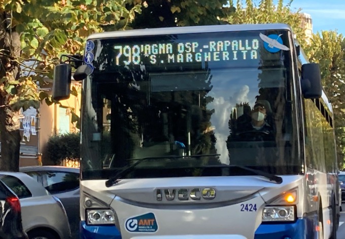 Ritardi sulla linea 798, la richiesta dei sindacati: “Il percorso si fermi a Rapallo”