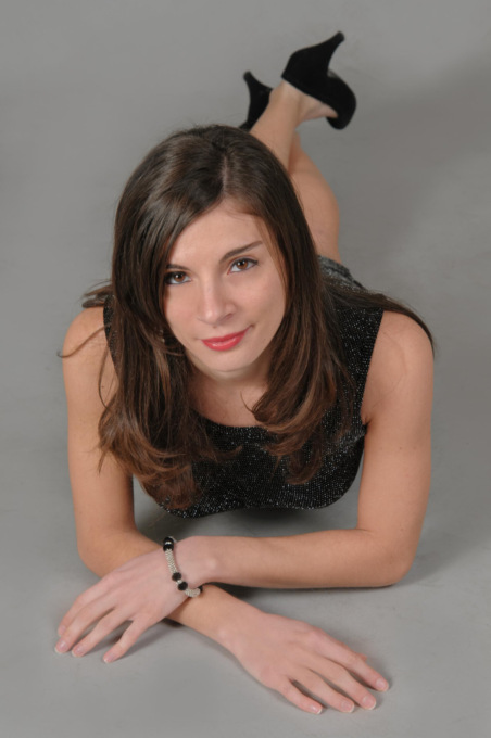 Emanuela, da Rapallo alla finale del primo talent letterario per aspiranti scrittori con Neri Marcorè