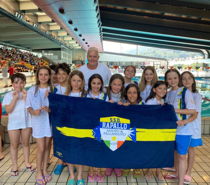 Rapallo Nuoto, gli Esordienti B chiudono al terzo posto del medagliere con due ori nelle staffette