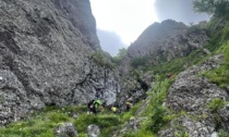 Scalatore scivola dalla Rocca del Prete, trasportato in codice rosso al San Martino