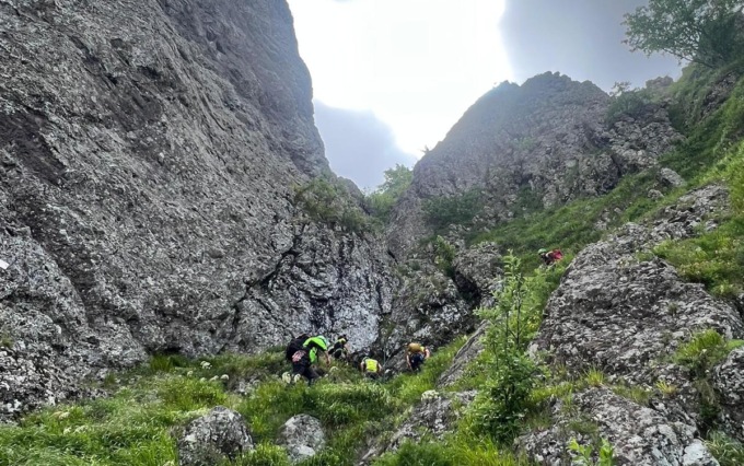 Scalatore scivola dalla Rocca del Prete, trasportato in codice rosso al San Martino