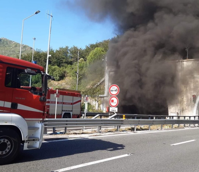 Riapre domani la seconda corsia della galleria Monte Giugo