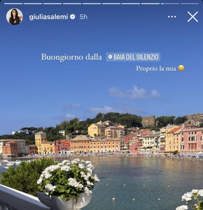 Giulia Salemi in vacanza a Sestri Levante