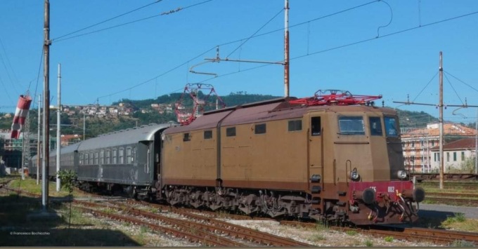 Ecco gli orari e l’itinerario del trenino storico per la Torta dei Fieschi
