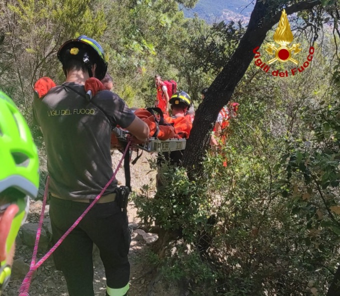 Malore per una sessantenne a Punta Manara, soccorsa dai vigili del fuoco