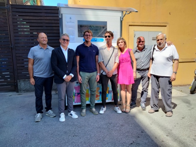 Recco, inaugurato il “mangiaplastica”