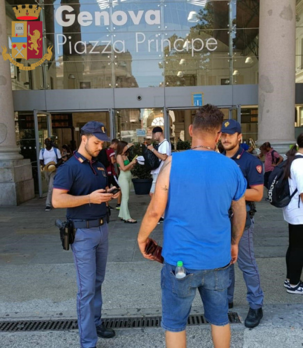 Controlli su treni e  stazioni, tre arresti e cinque denunce