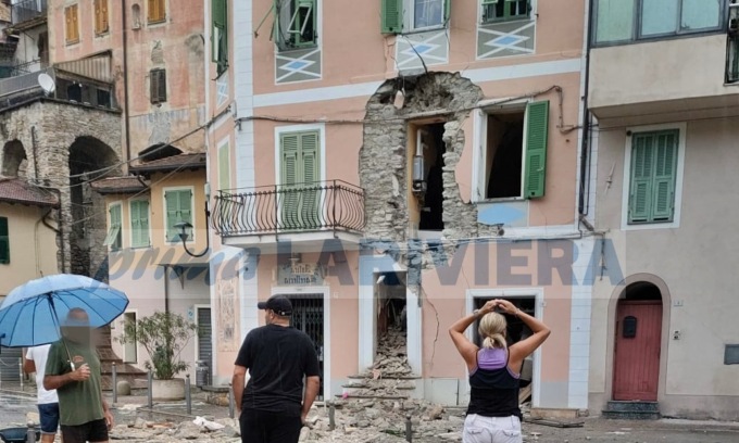 Esplode palazzina, si cerca un disperso
