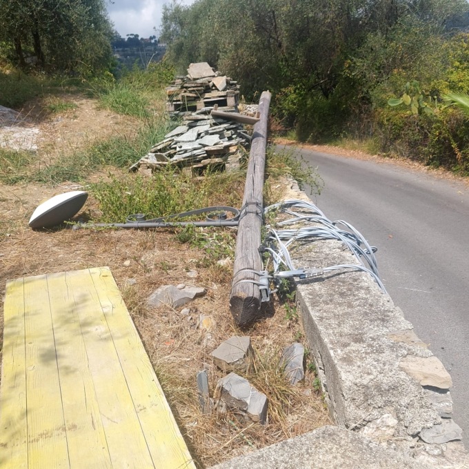 «Pali della luce abbandonati, urge ripristino»