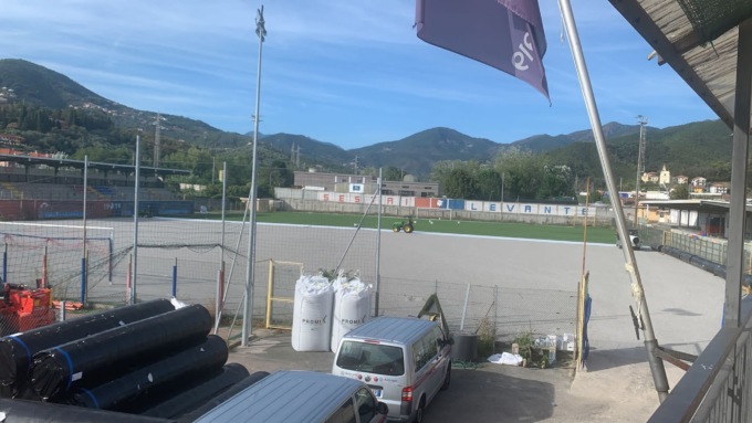 Stadio Sivori, posato il sottofondo per il manto erboso