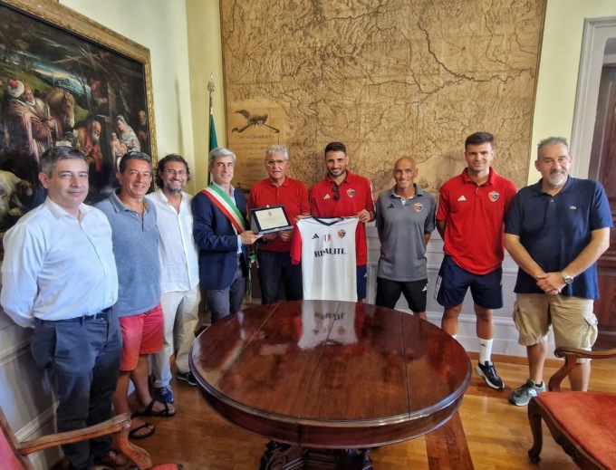 Sestri, una targa all’Unione per la storica vittoria del campionato e la promozione in Lega Pro