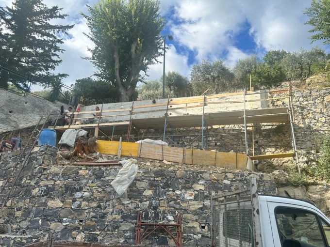 Consolidamento parte di un muro di contenimento, si avvicina la chiusura del cantiere a Recco