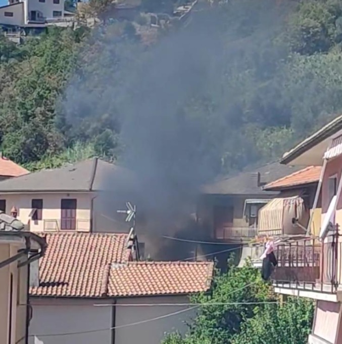 Esplode una bombola di gas a Casarza, panico tra la popolazione