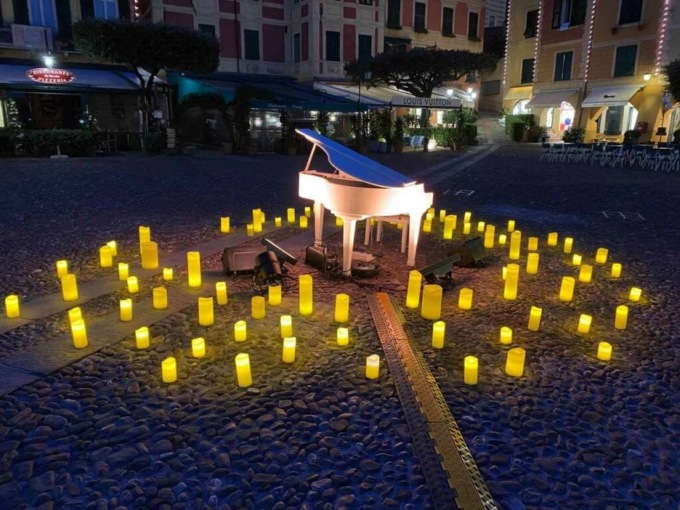 A Portofino la magia della Candle Night