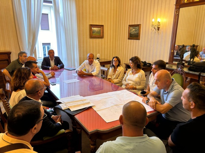 Bus, spunta un nuovo capolinea in piazza Roma