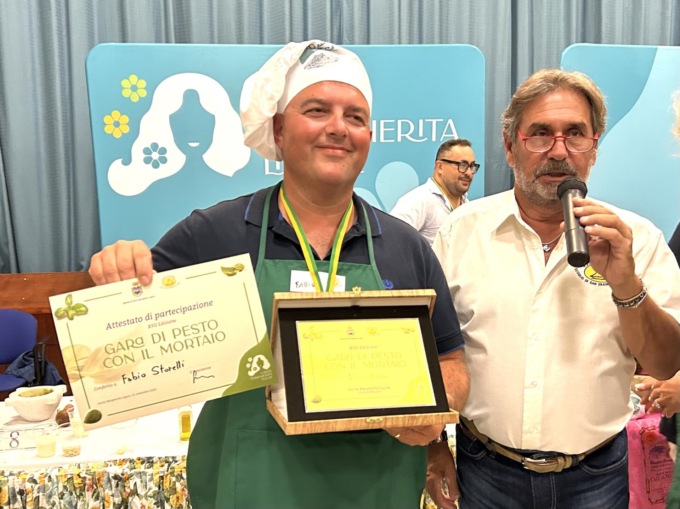 Gara di pesto con il mortaio, trionfa Fabio Storelli