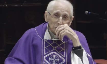 Don Pino De Bernardis, oggi l’addio in cattedrale
