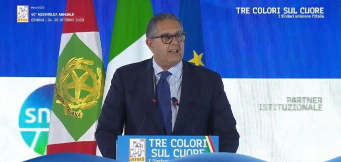 Anci, Toti: “Terzo mandato dei sindaci, via il divieto”