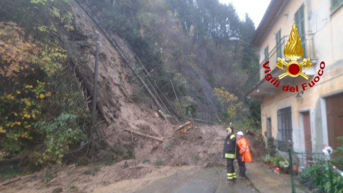 Rezzoaglio, strada interrotta a causa di una frana