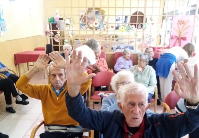 Recco, prima lezione di yoga all’RSA San Francesco