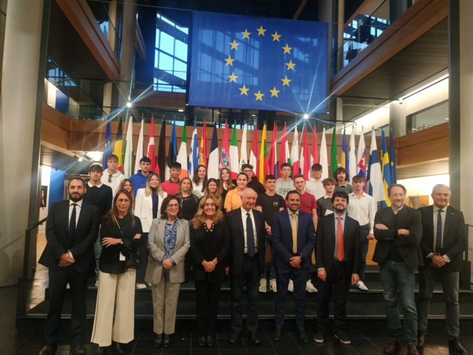 “Diventiamo cittadini europei”, ecco gli studenti di Chiavari e Camogli a Strasburgo