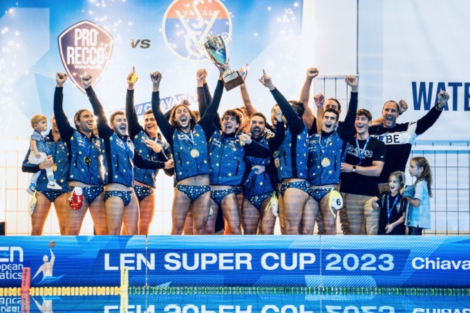 Grande Slam per la Pro Recco: a Chiavari porta a casa la nona Supercoppa Europea