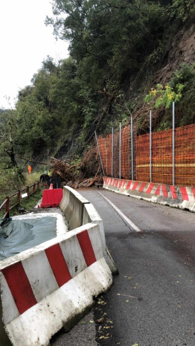 Frana a Borzonasca, chiusa la strada statale 586