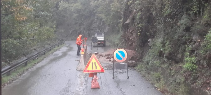Frana in Val Graveglia, transito aperto a carreggiata ridotta