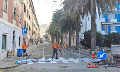 Sestri Levante al lavoro per ripristinare i danni della mareggiata