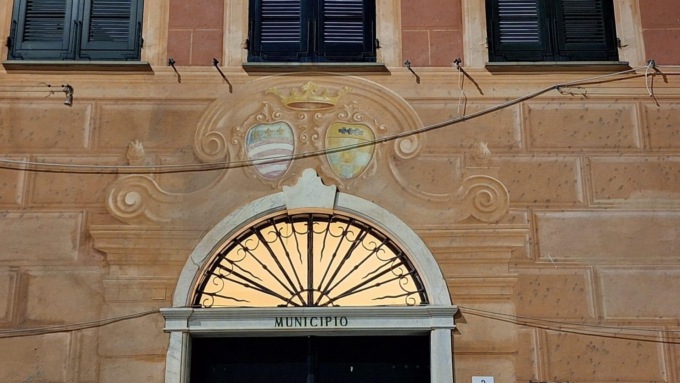 Tolto a Sestri Levante lo striscione per Regeni, critiche verso il sindaco Solinas