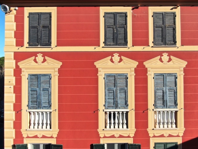 ​​“Luce e Colore”, alla scoperta delle facciate dipinte del Tigullio
