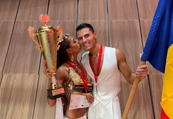 Il duo chiavarese Cernei e Civita campione del mondo al CSIT South American Showdance