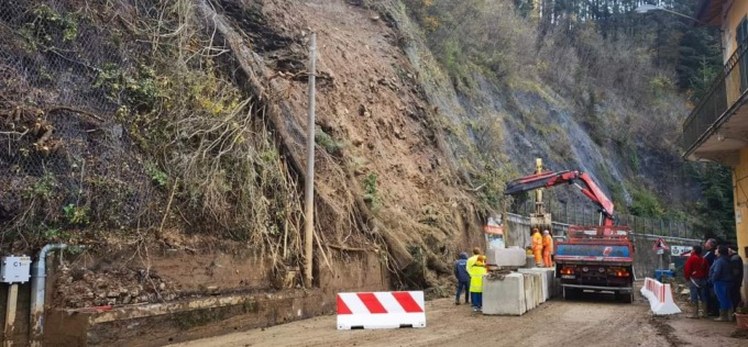 Frana sulla 586, riapre alle ore 15 la strada a Rezzoaglio